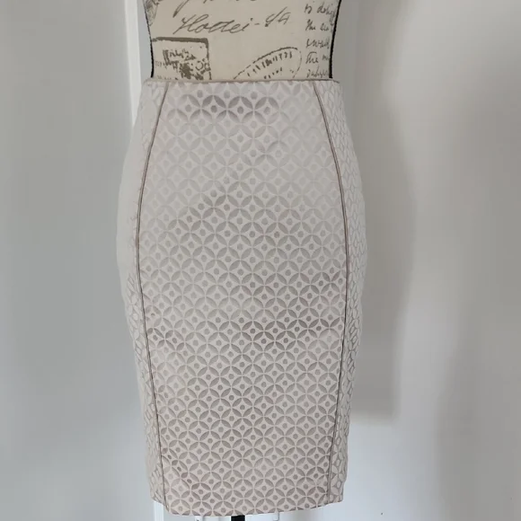 Elegant Cream Peplum Skirt Suit - Picture 14 of 16